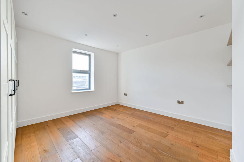 Apartment in London - View 4