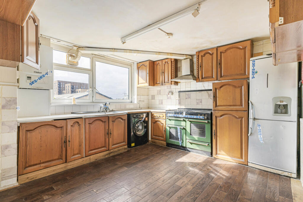 Main image of property: Maskell Road, London, SW17