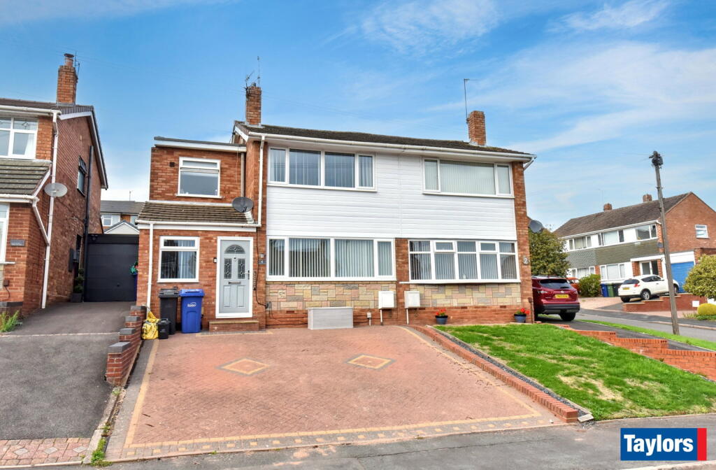 Main image of property: KINGSWINFORD, Freeland Grove