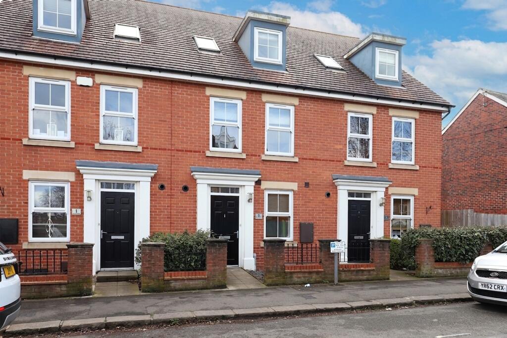 Main image of property: Cross Street, Chesterfield, S40