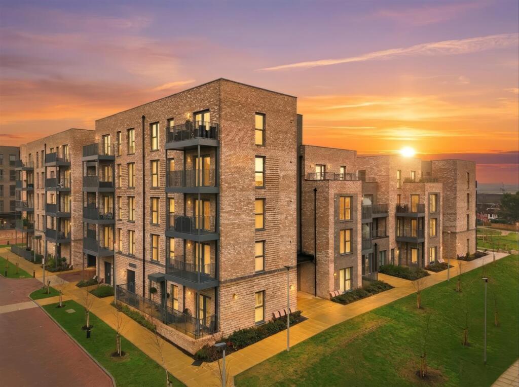 Main image of property: Luctons Close, Loughton