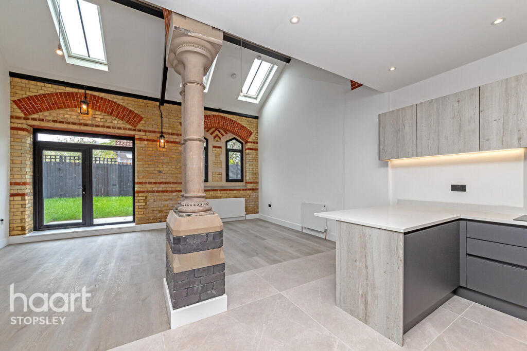 Apartment in Watford - View 4