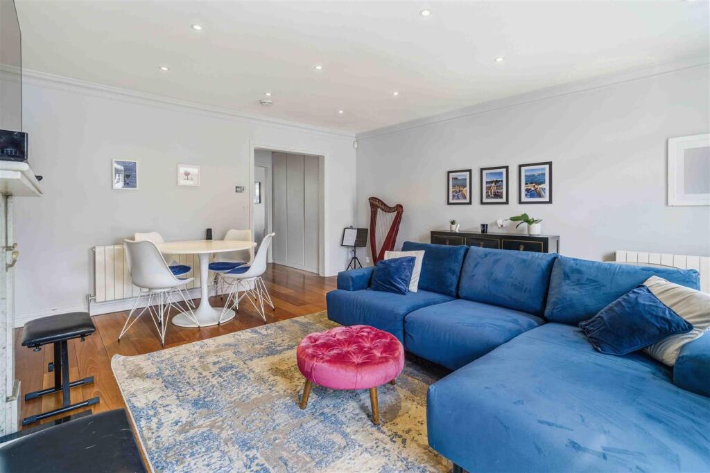 House in London, Wandon Estate, Fulham - More