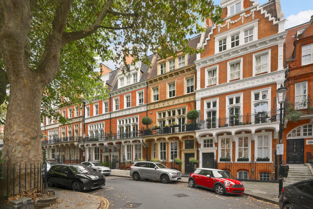 Main image of property: Kensington Court, Kensington, W8
