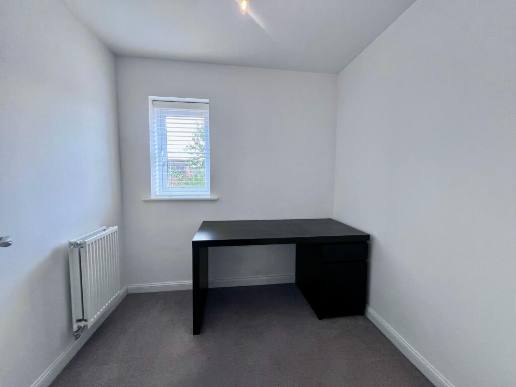 House in Doncaster, Auckley - More