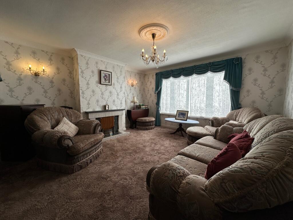 Bwau Maen, Knapp Lane, Alvington, Lydney - More
