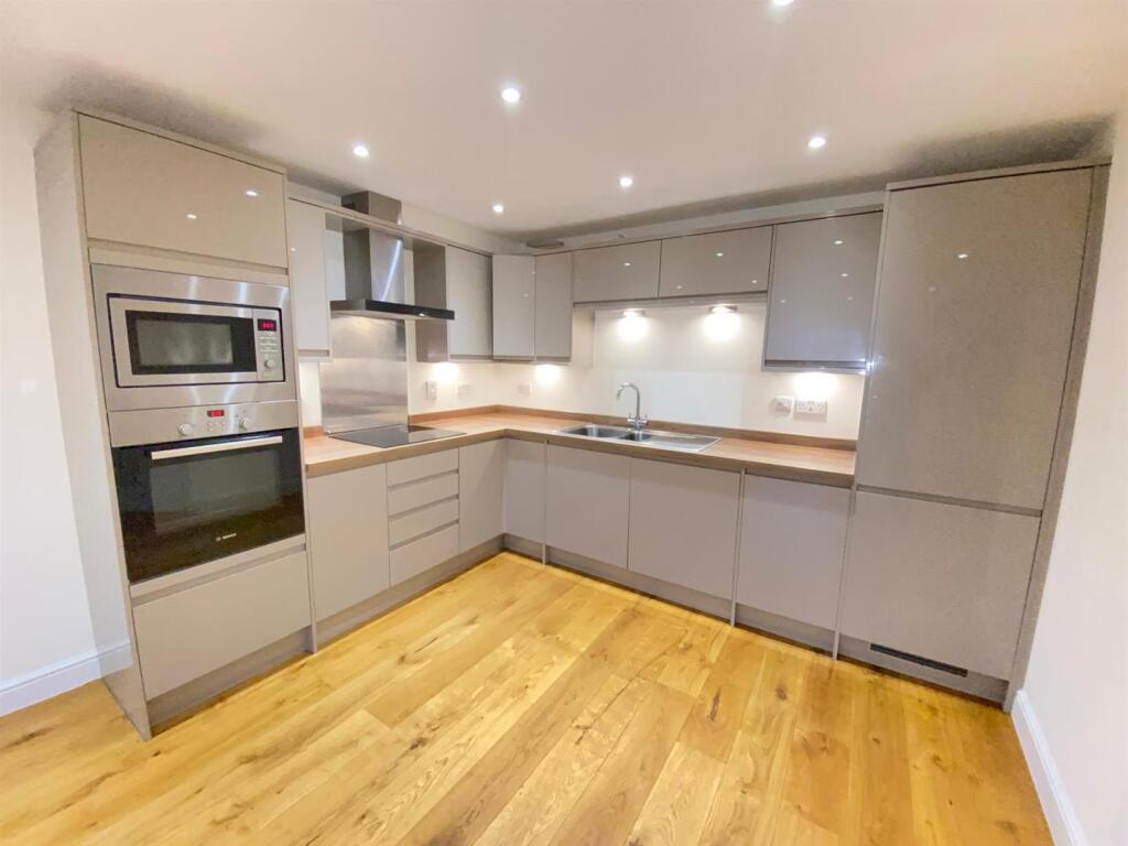 Apartment in Chester - View 3