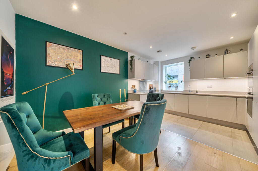 Main image of property: Billinghurst Way, Greenwich, London, SE10