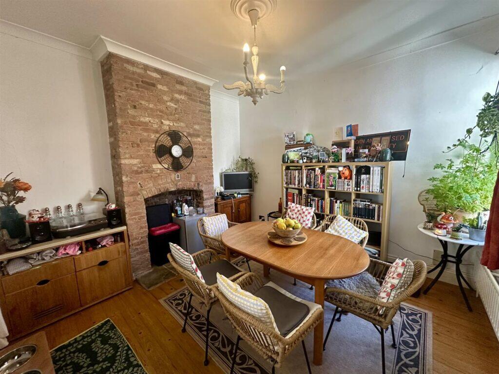 Apartment in Leicester - View 5