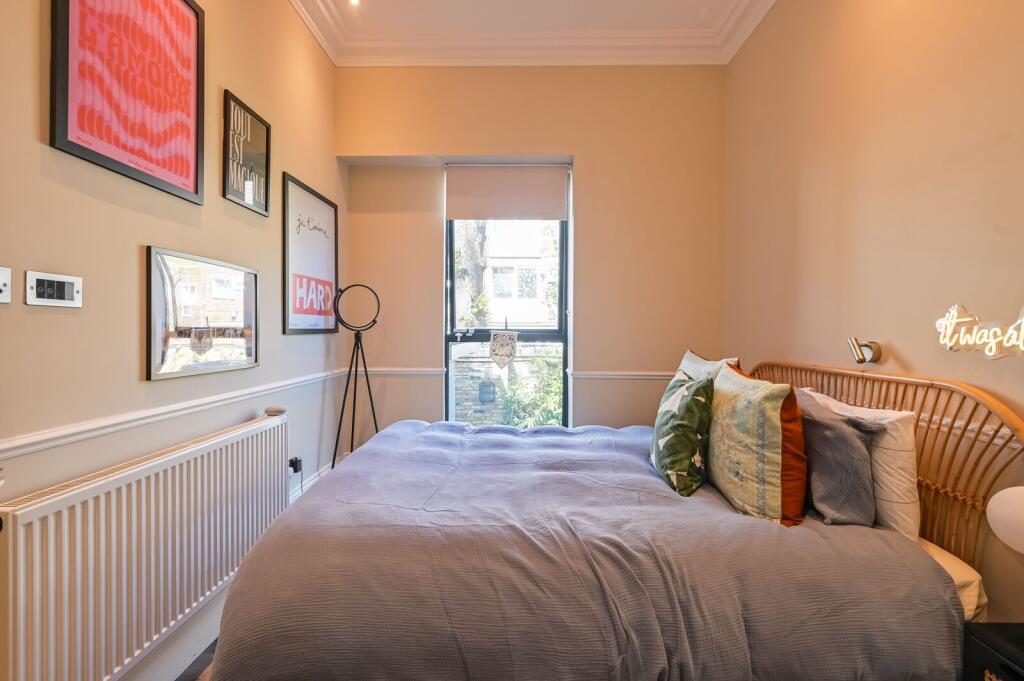 House in London, Taverner Square, Highbury - View 5