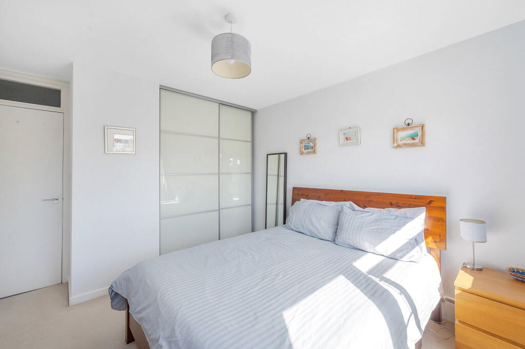 Apartment in London - View 5