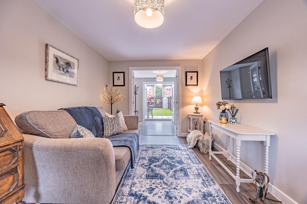 9 Wells Avenue, Lostock Gralam, Cheshire, CW9 7XR photo 3