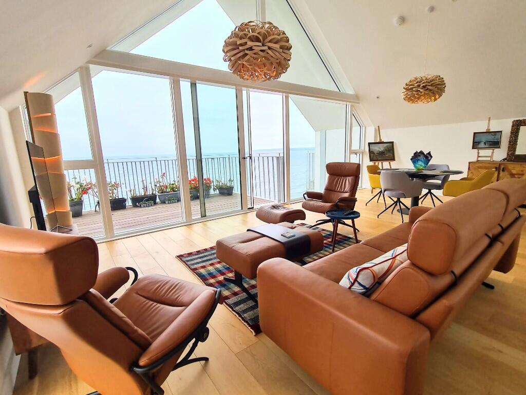 Cliff Road, Falmouth, Cornwall, TR11 photo 2