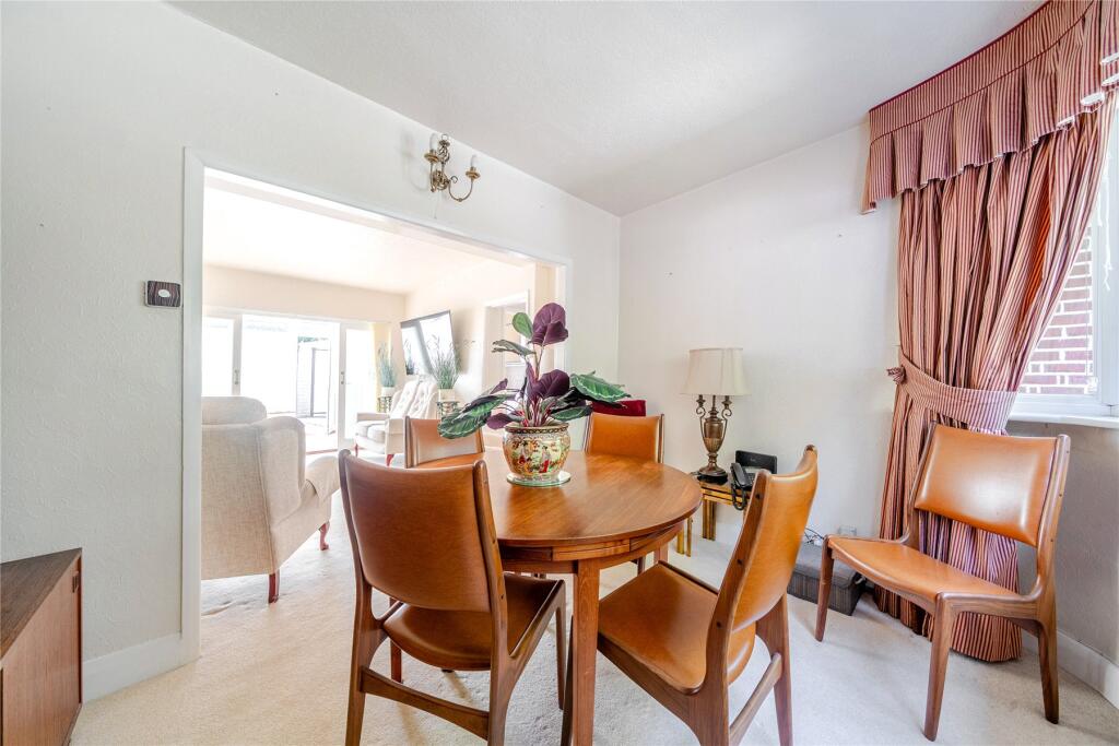House in Orpington, Poverest, St Mary Cray - View 5