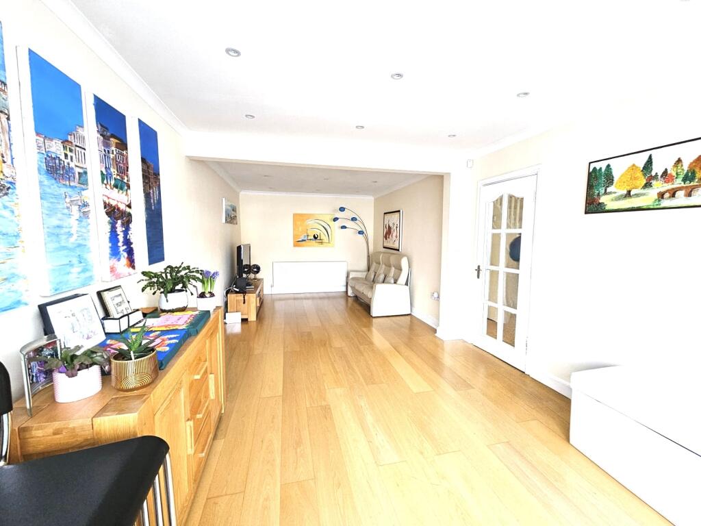 House in Harrow - View 5
