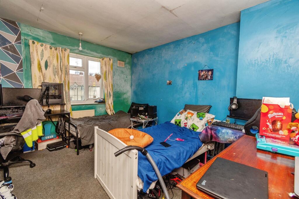 House in Walsall, West Midlands - More