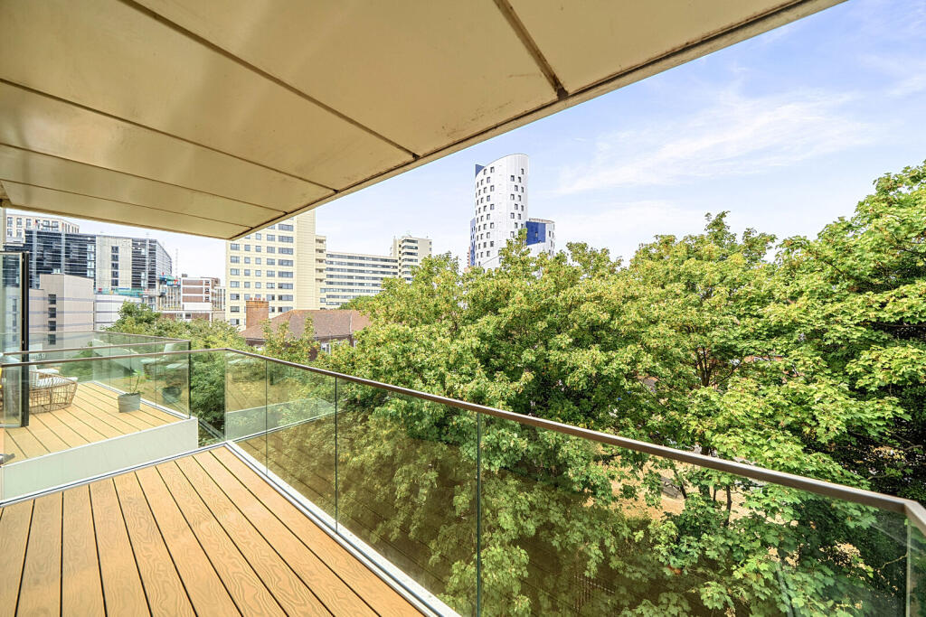 Apartment in Harrow - More
