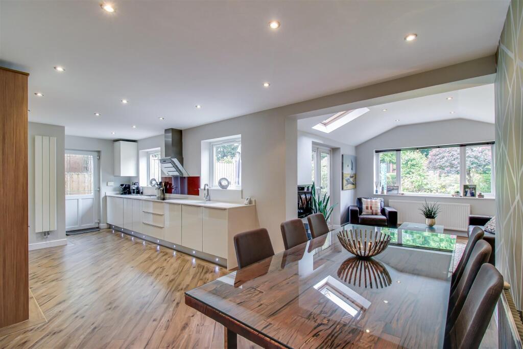 House in Wakefield, Sandal Magna - View 2