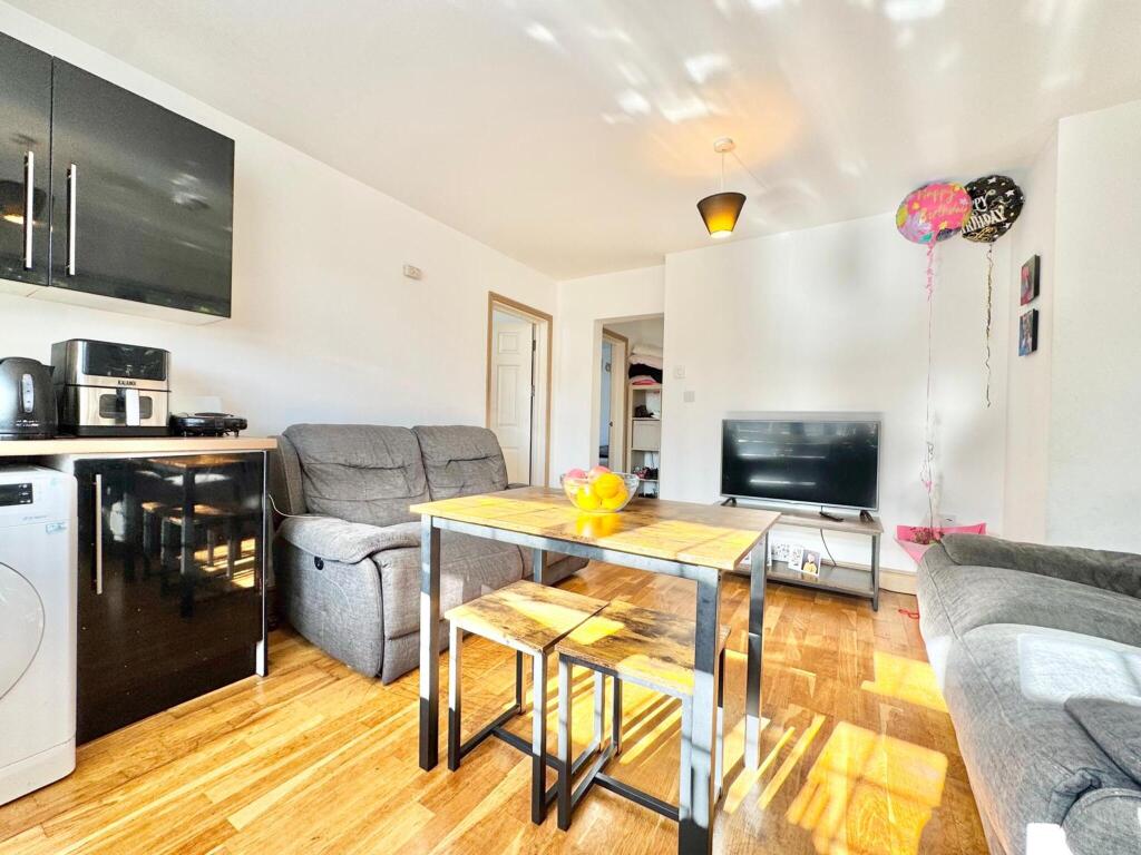 Apartment in London - View 3