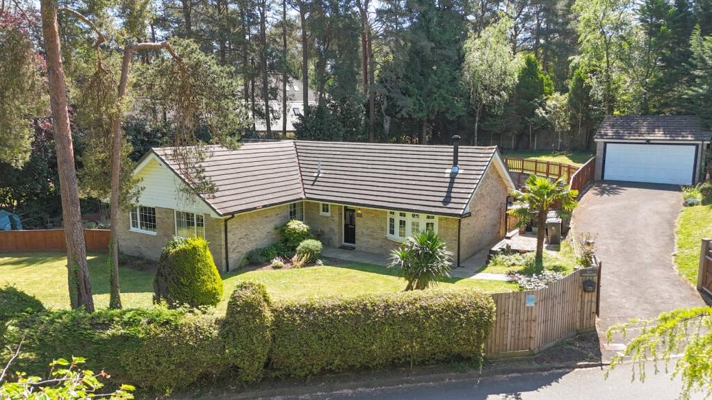 Main image of property: Egmont Close, Avon Castle, Ringwood, BH24