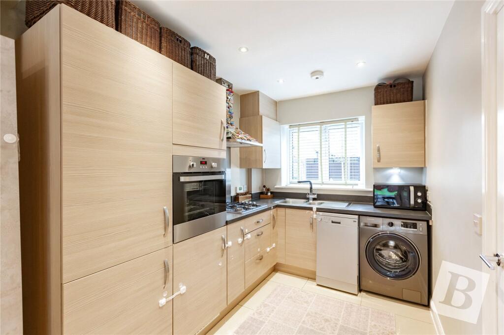 Egbert Close, Hornchurch, RM12 photo 3