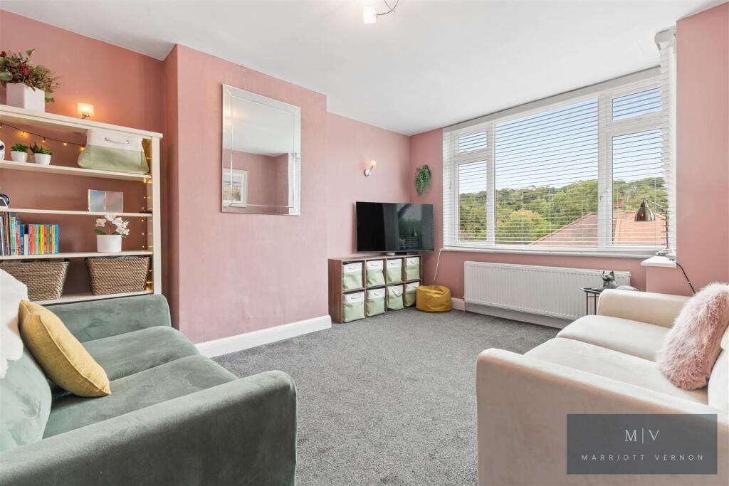 House in Croydon - View 2