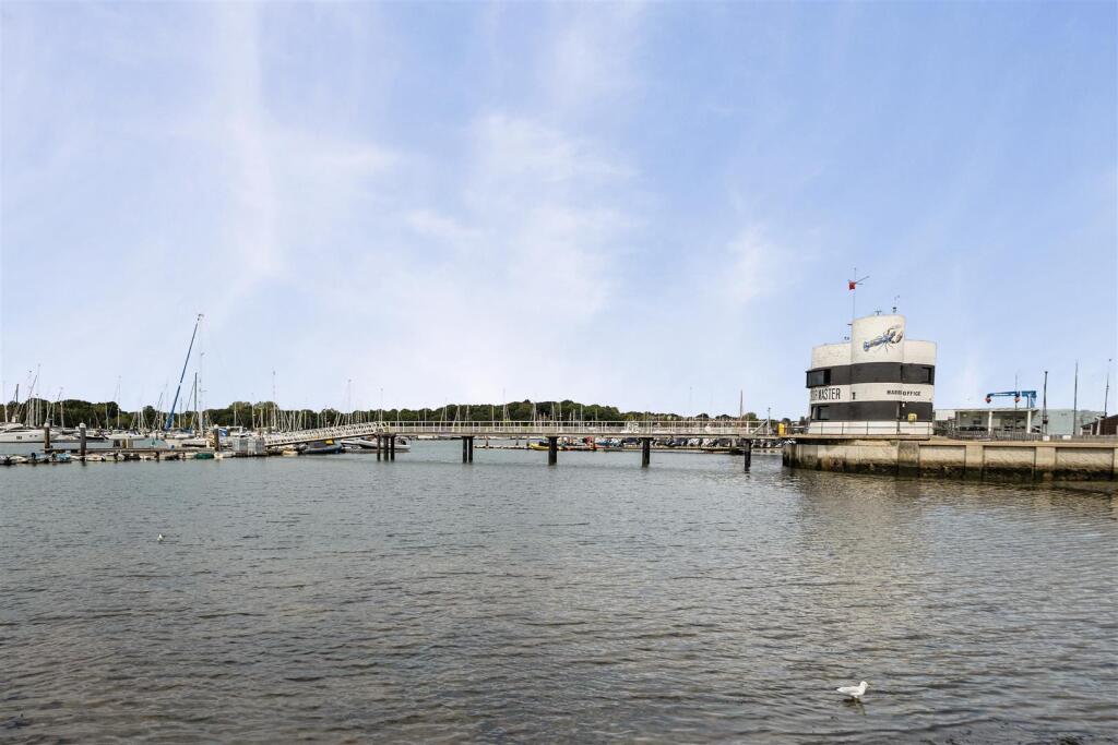 House in Southampton - View 5
