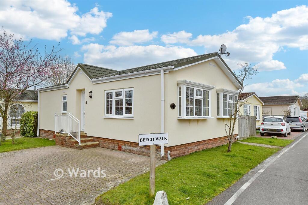 2-bed caravan on Woodlands Park, Biddenden, Ashford, Kent, £140,000