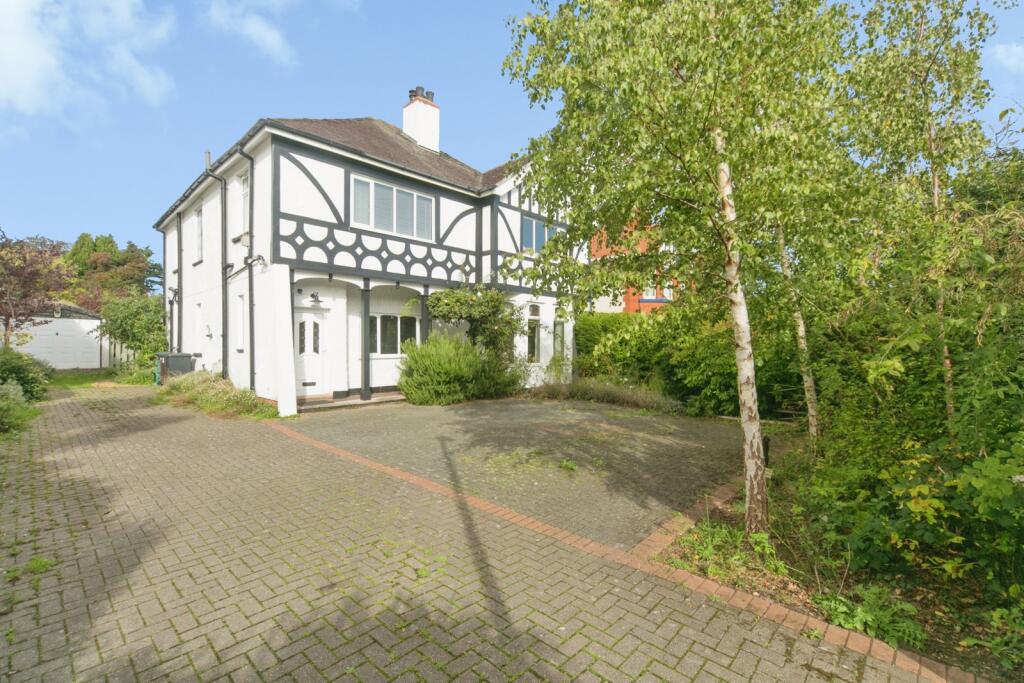 Main image of property: Llannerch Road West, Rhos on Sea, Colwyn Bay, Conwy, LL28