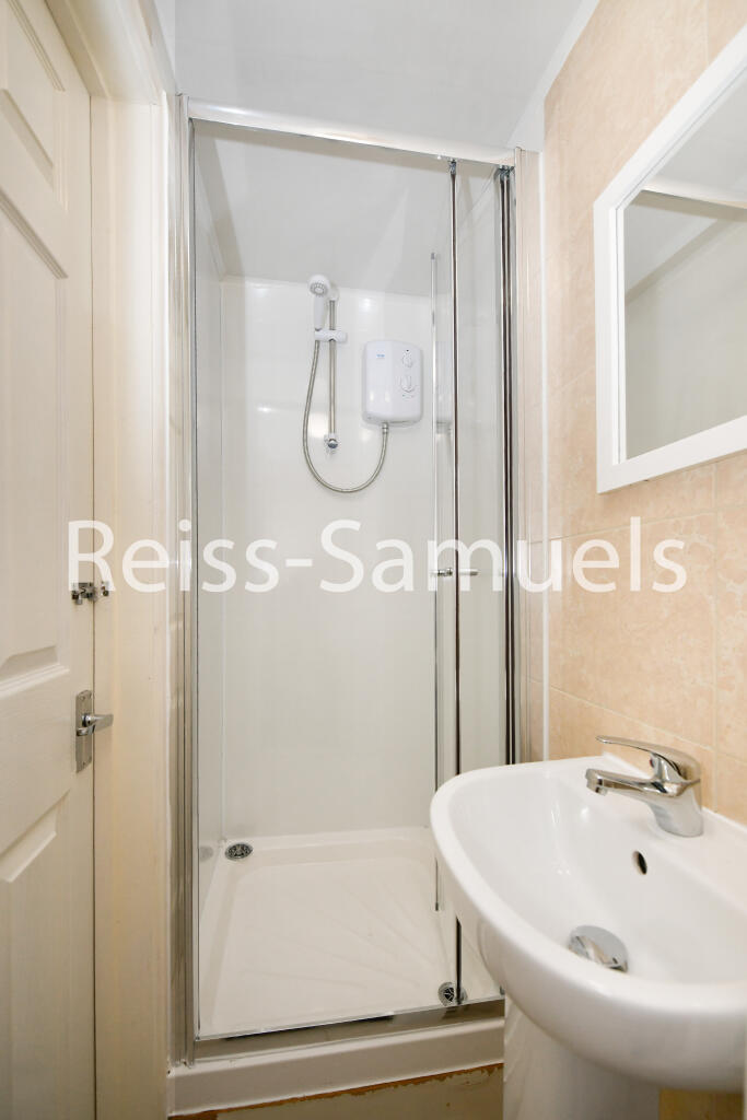 5 bedroom town house for rent
