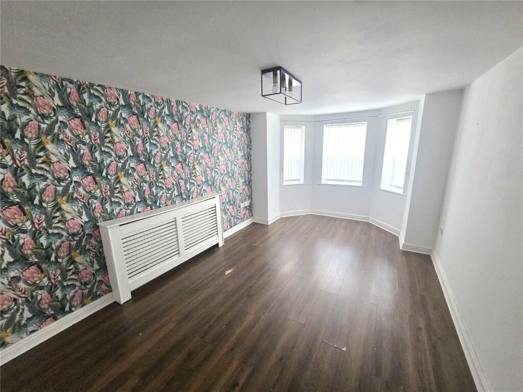 Apartment in Knowsley, Liverpool City Region - View 5