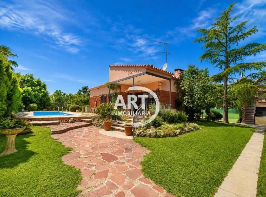 Main image of property: Valencia, Valencia, L`Eliana