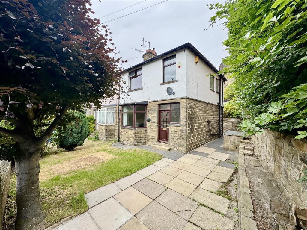 Main image of property: Almondbury Bank, Almondbury, Huddersfield, HD5 8EX
