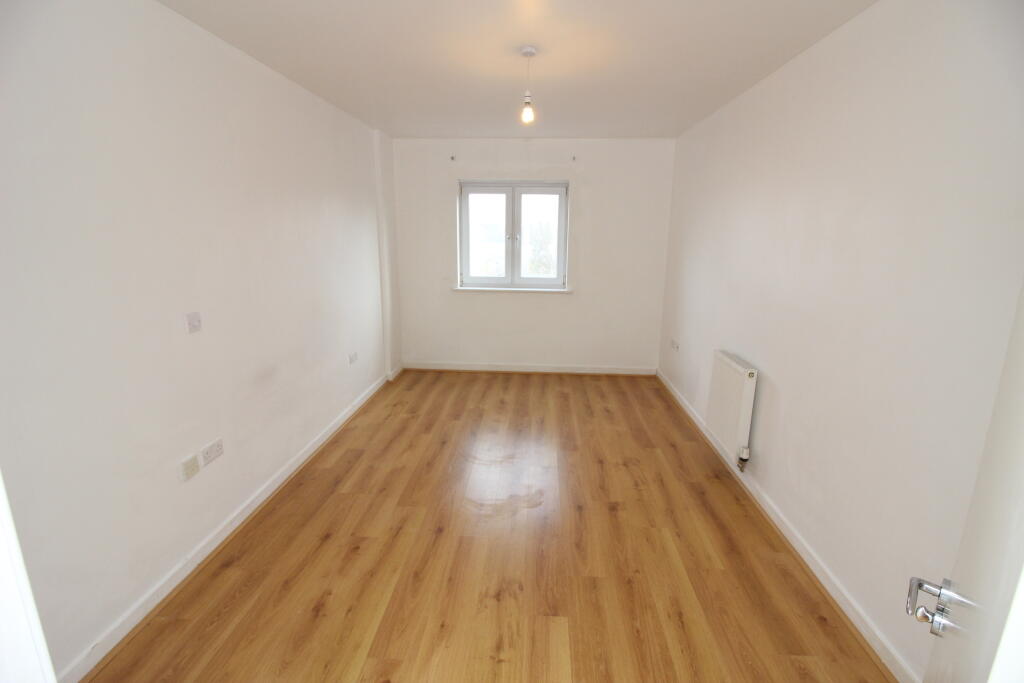 Apartment in Croydon - View 4