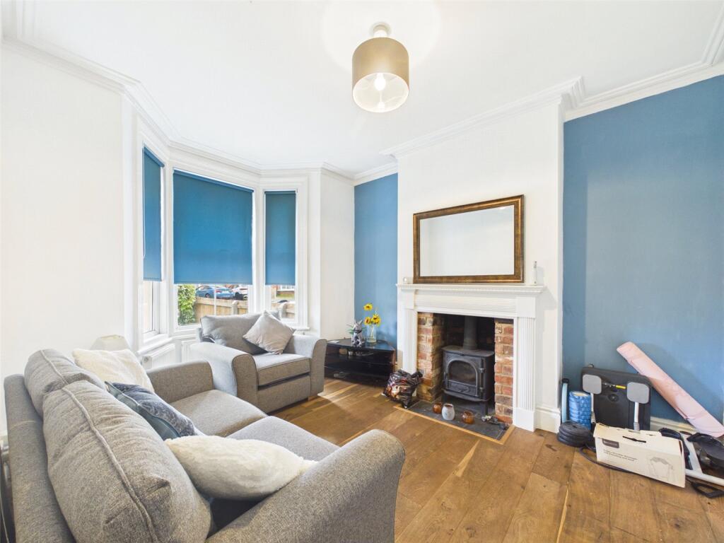 House in Gloucester, Gloucestershire - More