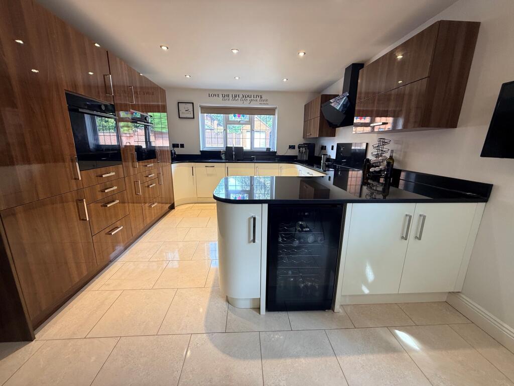 House in Yeovil, Preston Plucknett - View 2