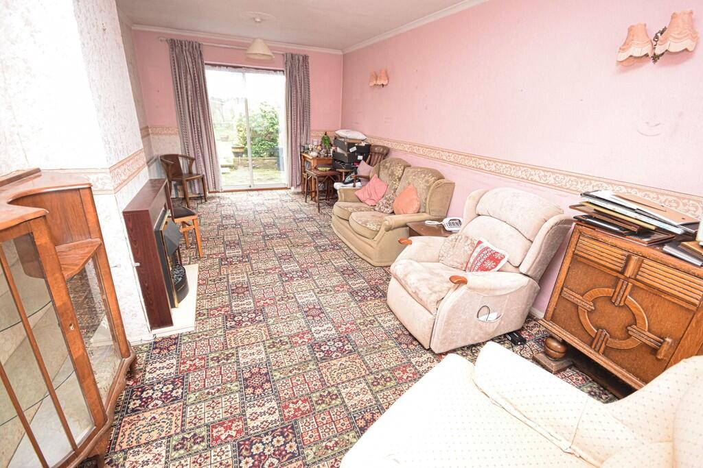 House in Solihull, Ulverley Green - More