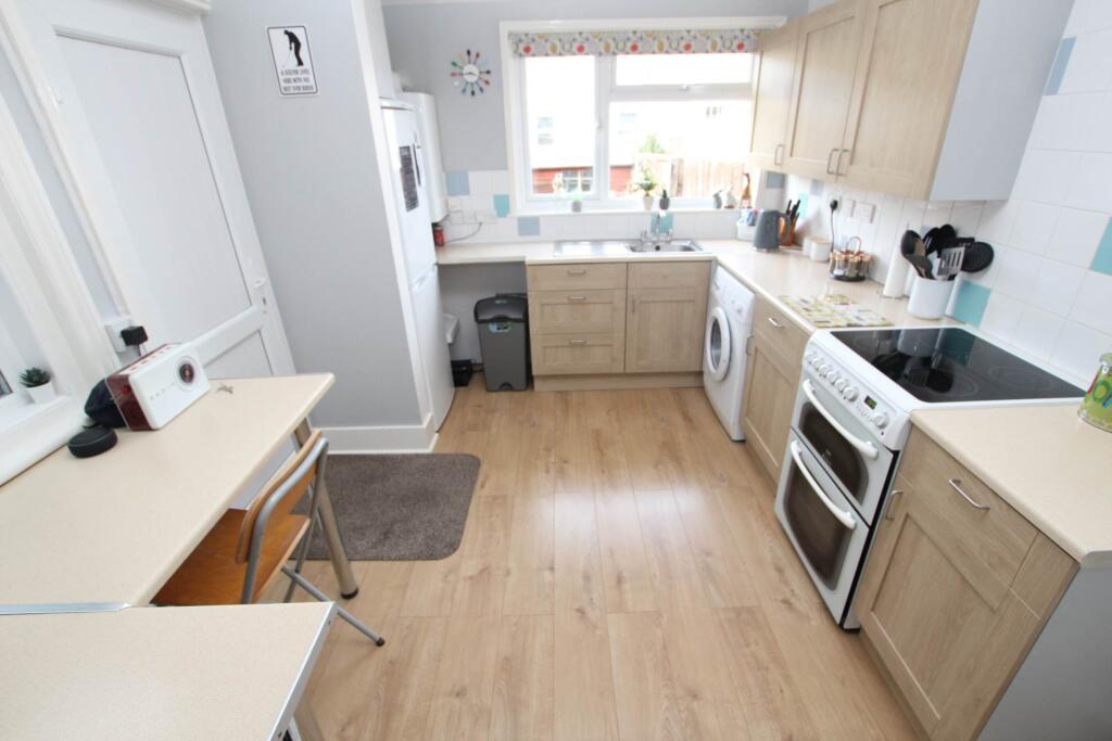 Greys Road, Eastbourne, BN20 8AY photo 4