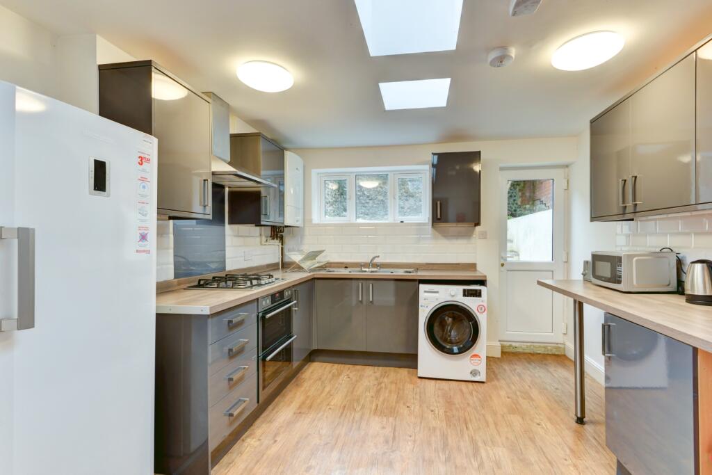House in Brighton, Round Hill - View 3