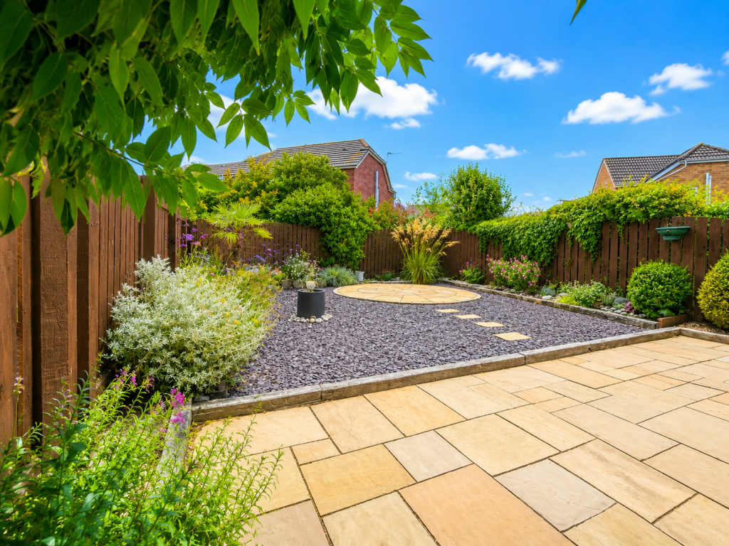 House in Hull - View 4