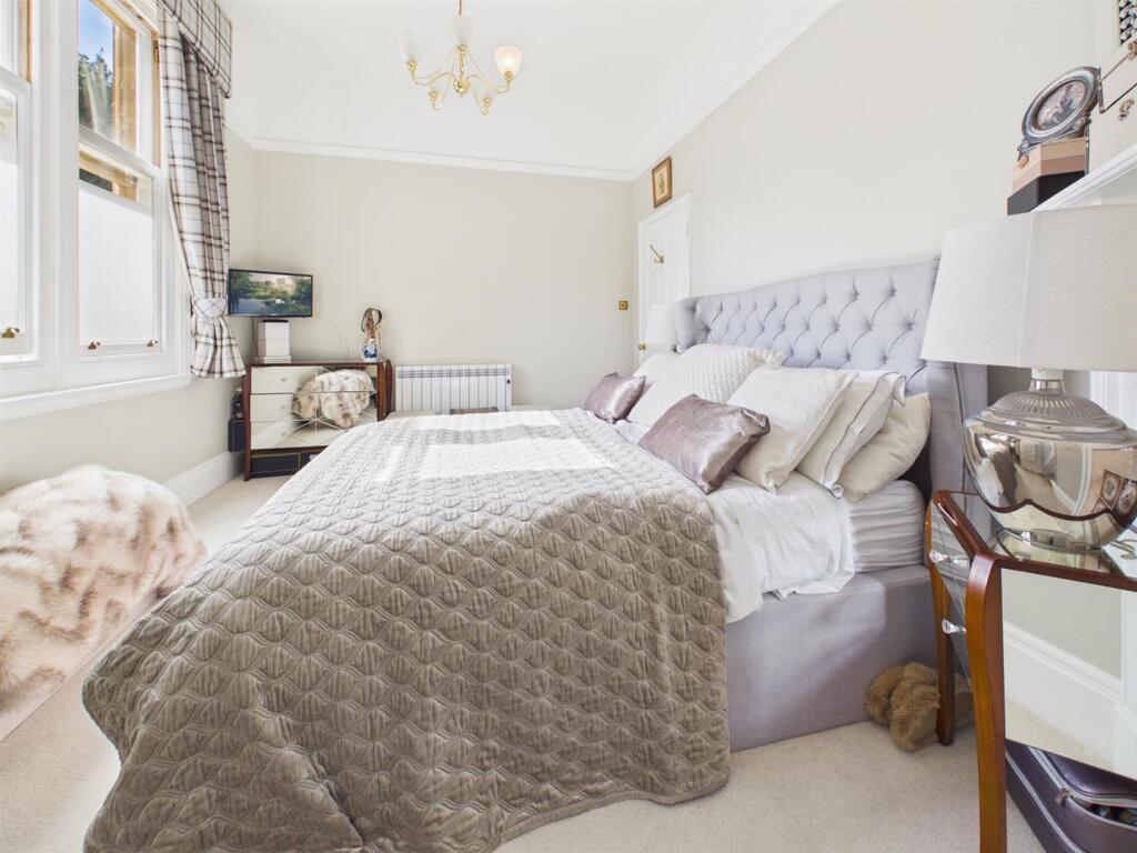 Maidenhatch, Pangbourne, Reading - More