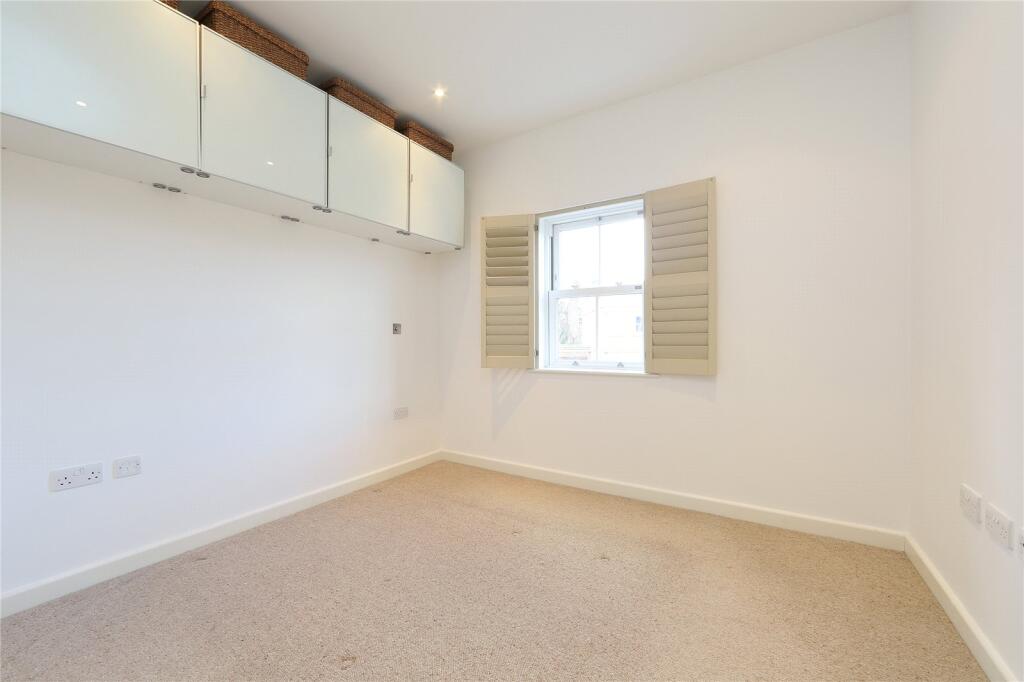 2 bedroom mews property for rent