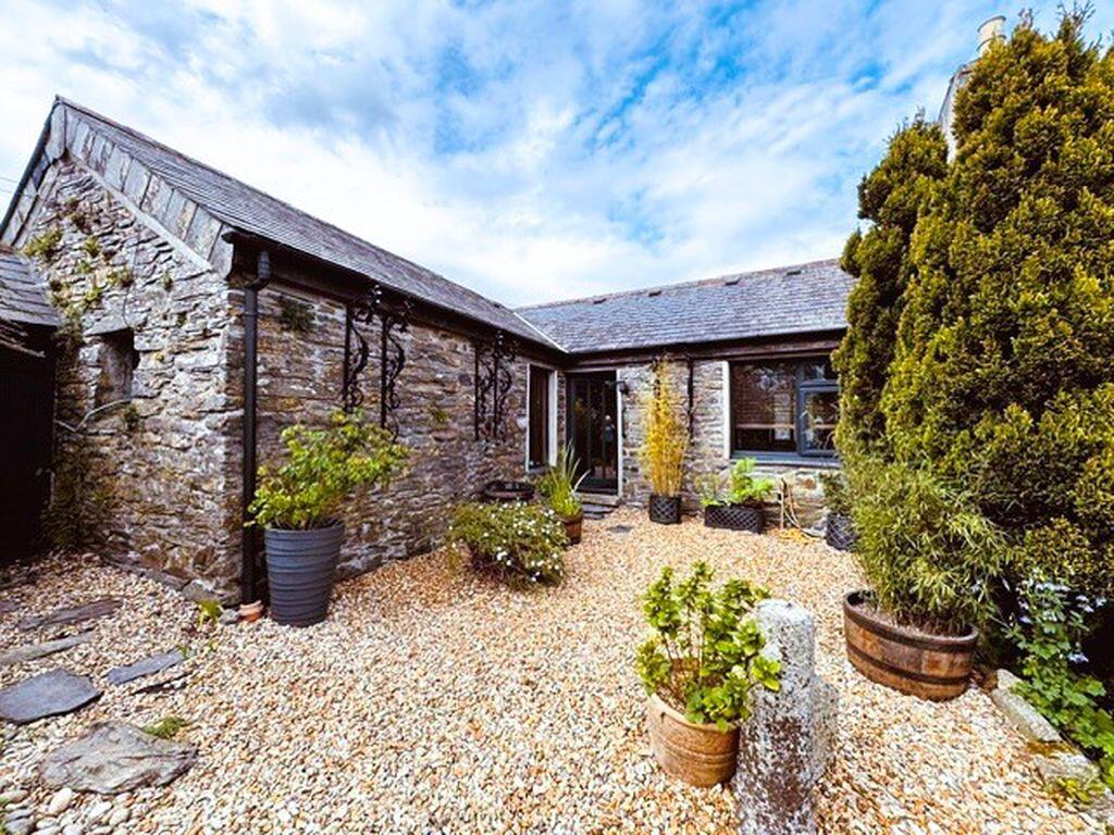 Main image of property: Menheniot, Liskeard