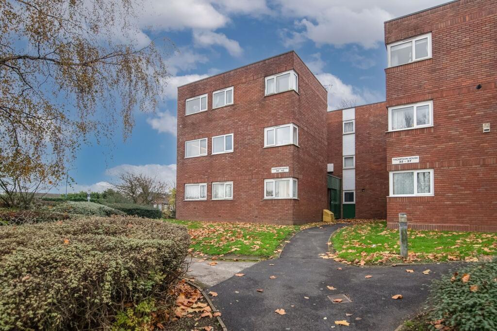 2-bed flat on Ocker Hill Road, TIPTON, DY4 0UR, £100,000