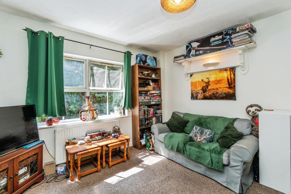 Apartment in Southampton - View 4