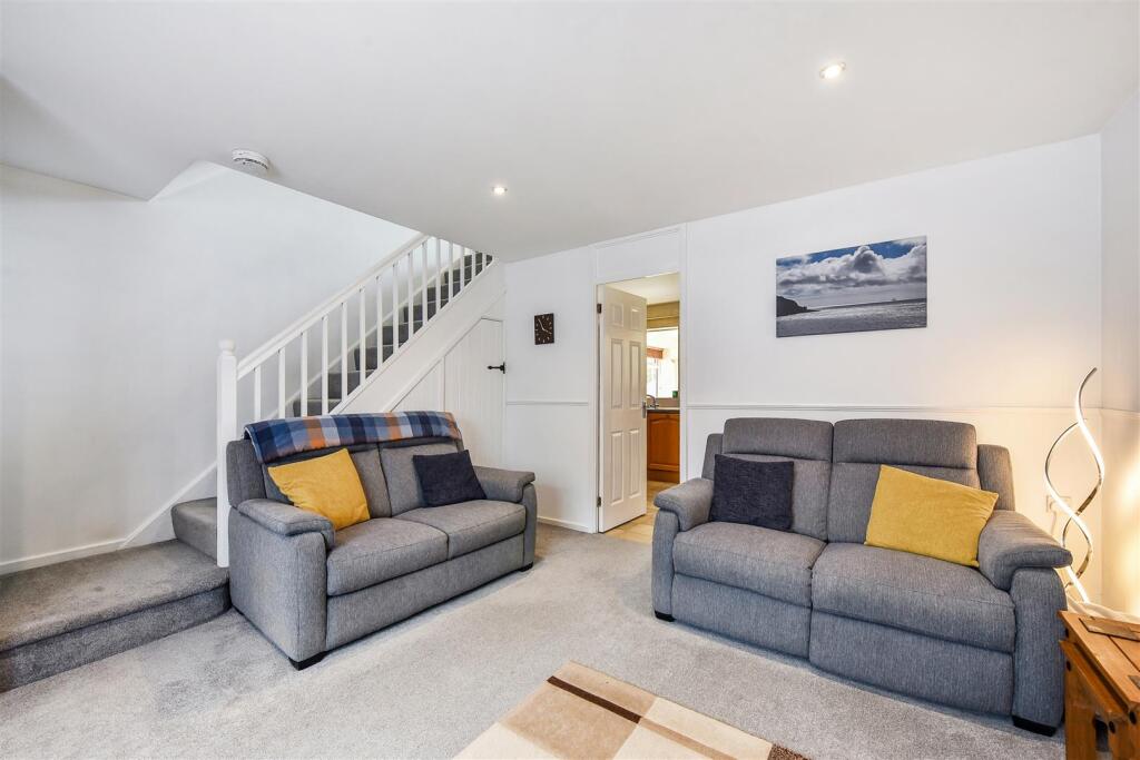 Wheeler Close, Whitchurch photo 4