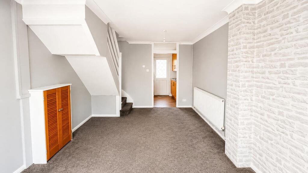 House in Tonbridge - More