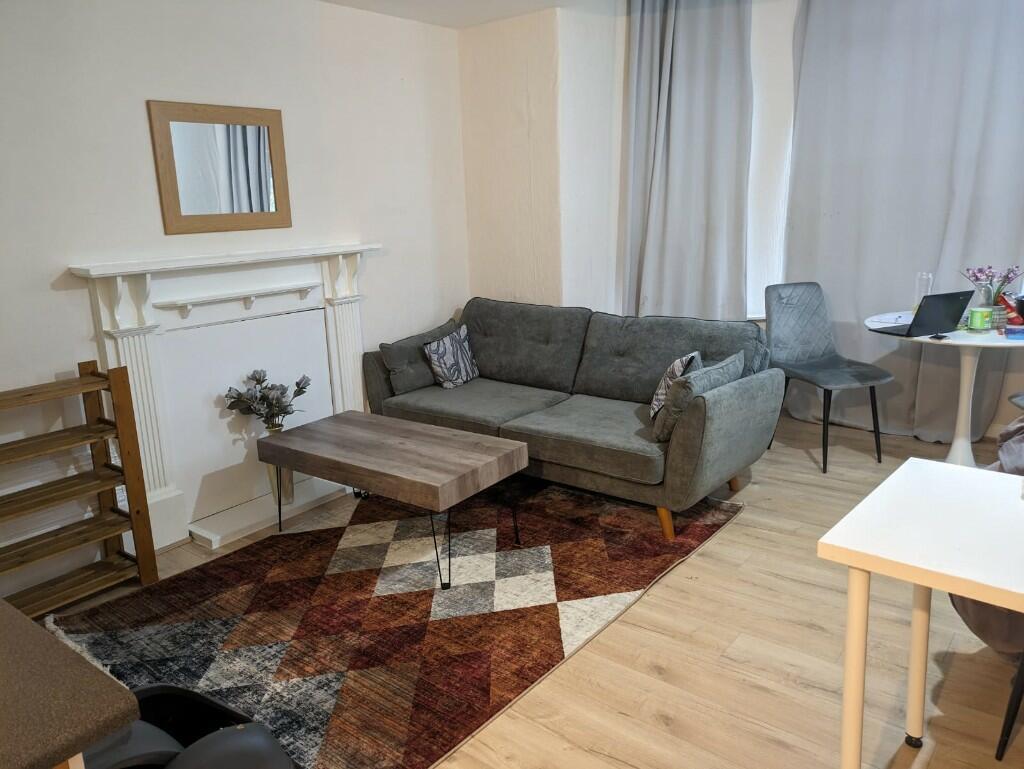 Main image of property: Flat 5, 301 Upper Brook Street, Manchester, Greater Manchester, M13