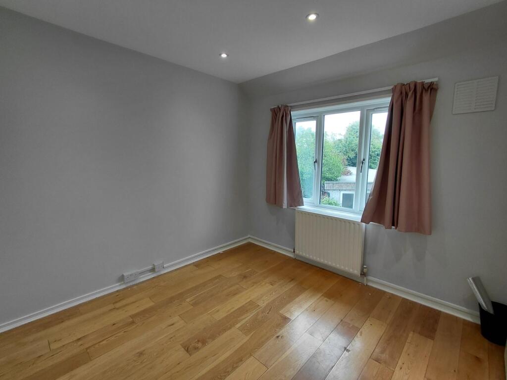 House in London - View 3