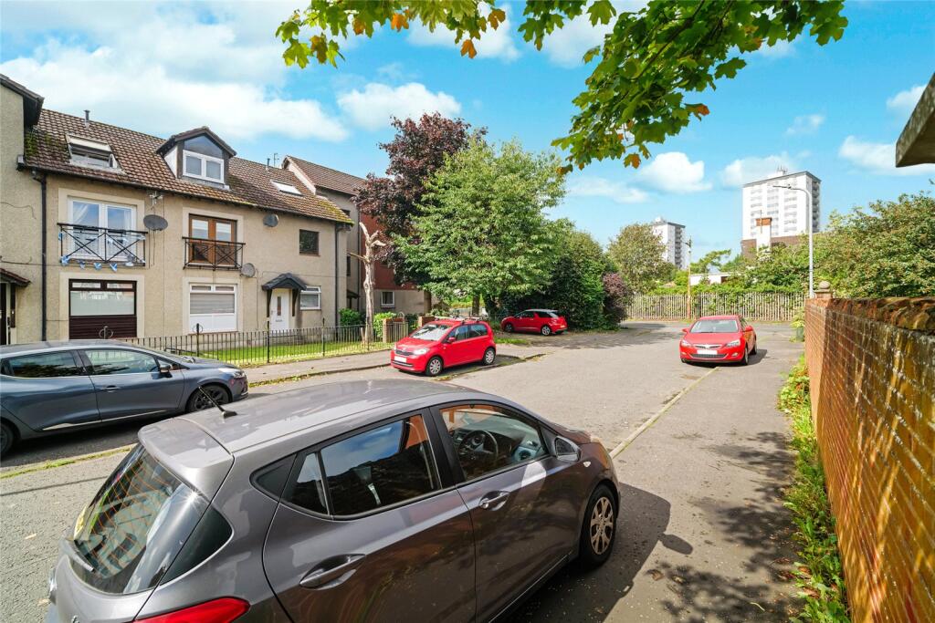 Apartment in Carmunnock, Castlemilk - View 5
